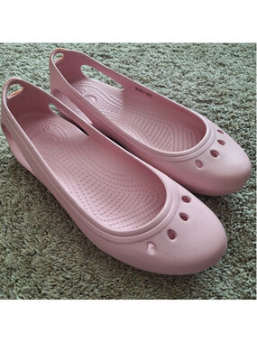 Crocs Womens Sz 9 Kadee Ballet Flats Slip On Closed Toe Comfort Shoes Light Pink